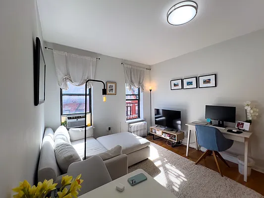 Rented by Denise Rosenblum, LREB | media 6