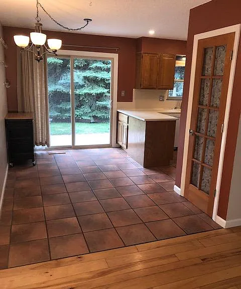 Kitchen & dining area