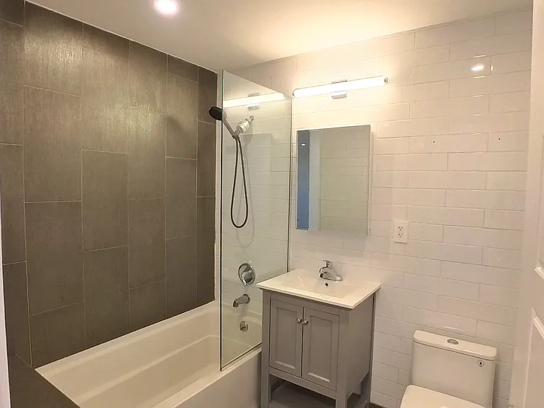 96 Steuben St #7D — Photo 8