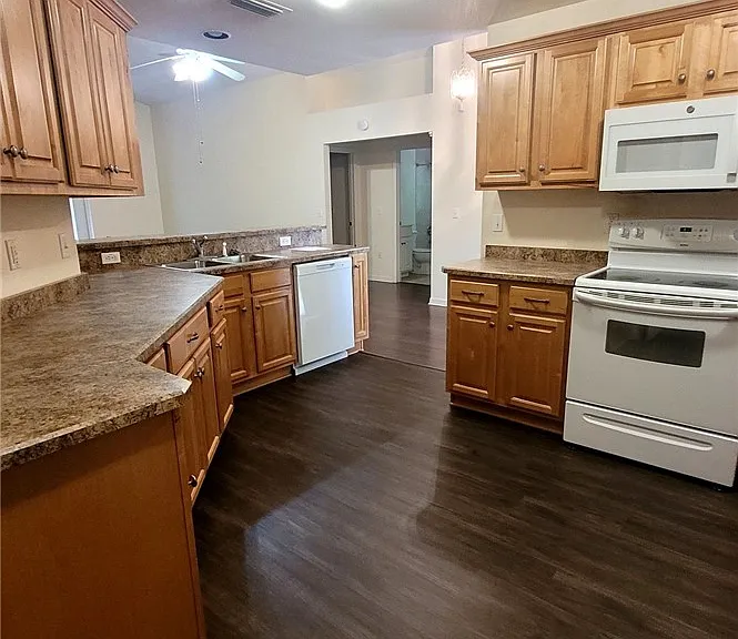 214 Northwood Rd — Photo 8