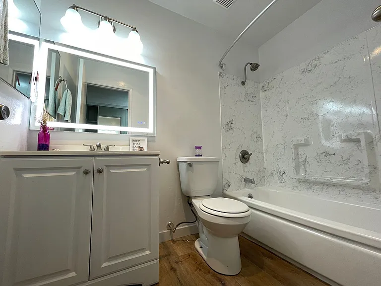 20353 Saticoy St — Photo 30
