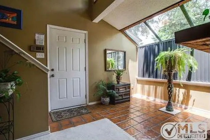 2 bed, 1150 sqft, $1,595 — Photo 2
