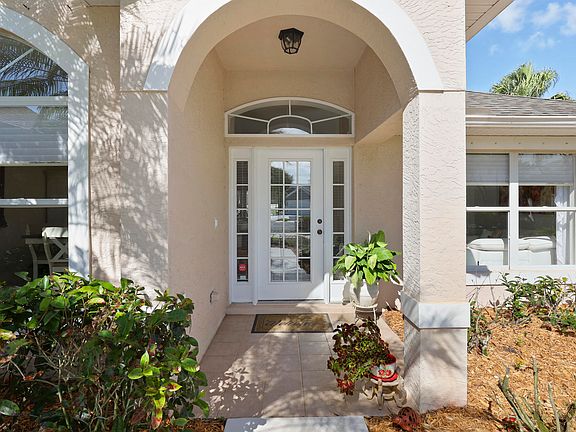 2nd image of 375 E Temple Ct Court SW