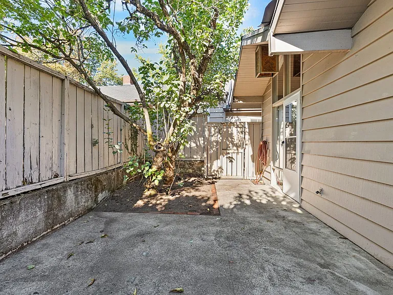 6780 SW Canyon Ter #3 — Photo 13