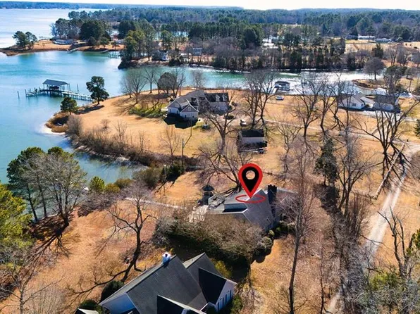 366 Pecan Ln, Cardinal, VA 23025