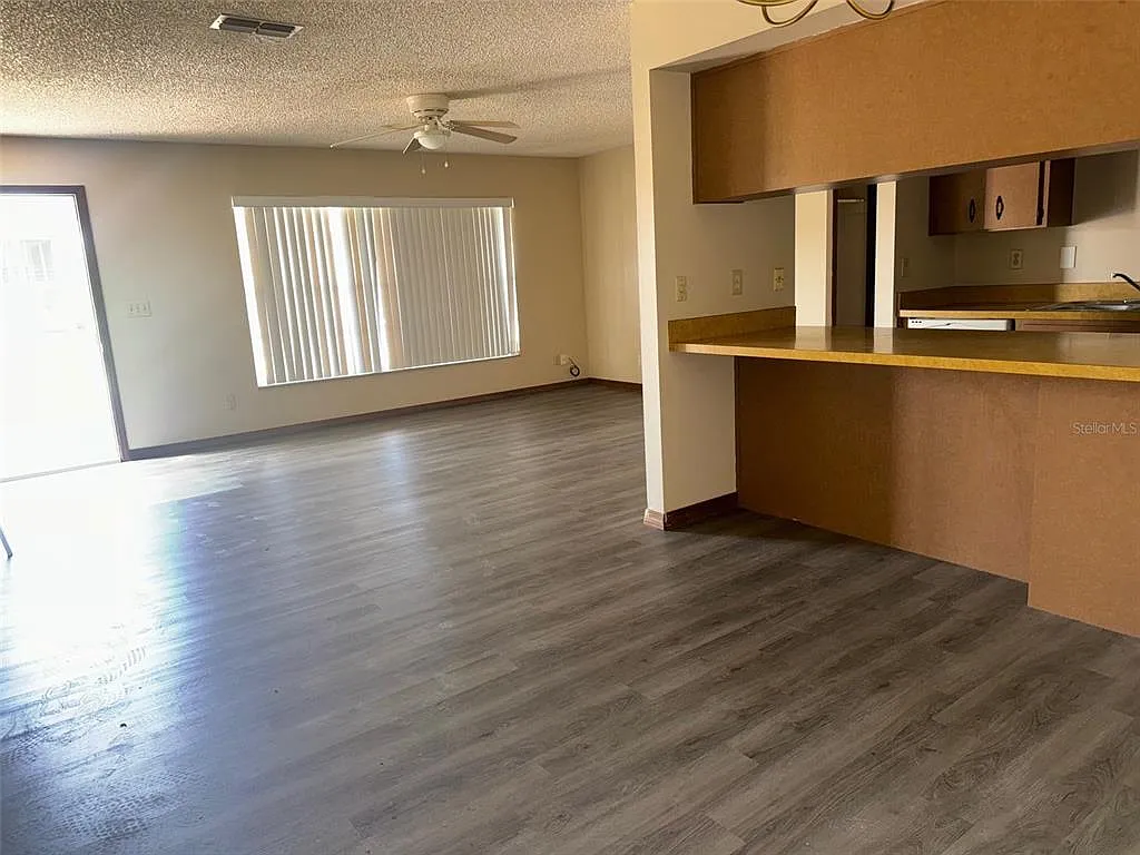 2 bed, 2.0 bath, 1064 sqft, $1,595 — Photo 2