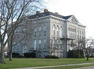 912 Sycamore Line APT 2D, Sandusky, OH 44870