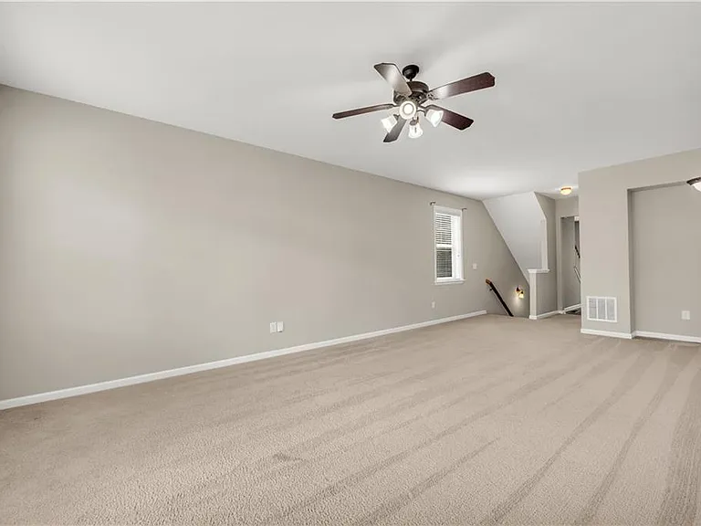 501 Grove Field Ct — Photo 22