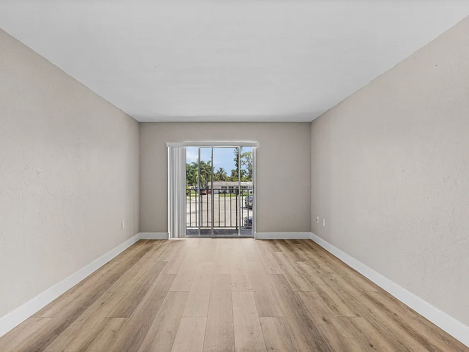 1917 Maravilla Ave #23