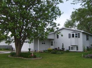 302 Meadow Ln, Poynette, WI 53955