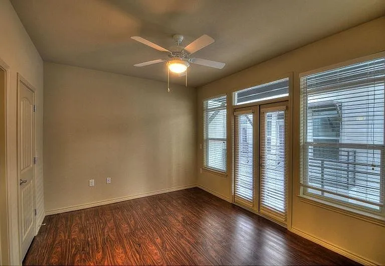 2606 Wilson St — Photo 6