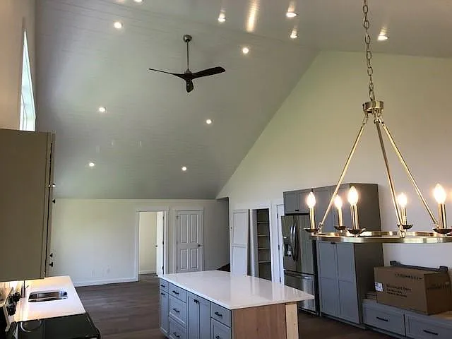 Kitchen/Dining Room 3