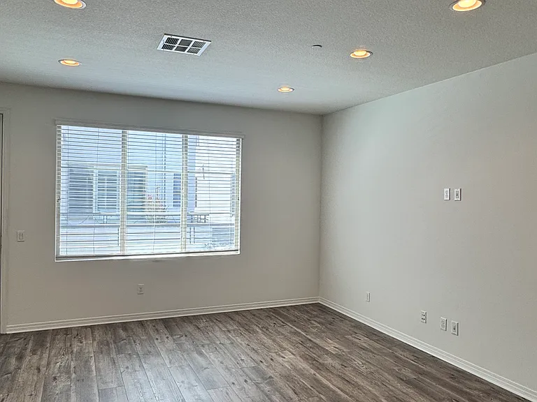 13127 Union Ave #104 — Photo 6