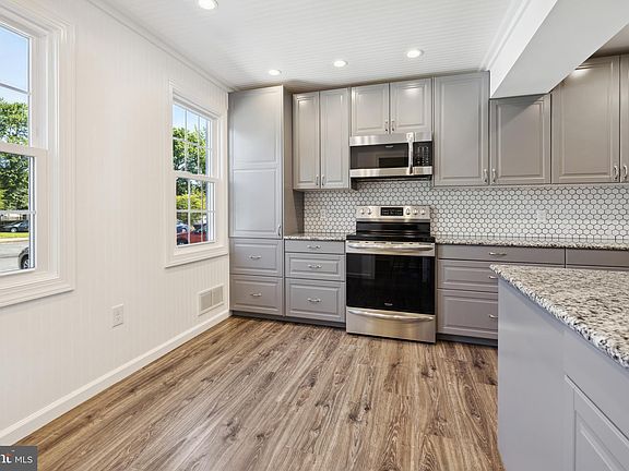 4th image of 16 Hibiscus Ct #1-8