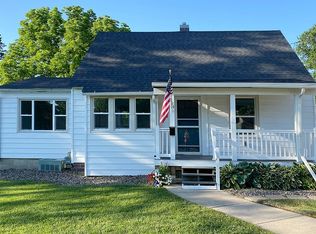 230 9th Ave SE, Waseca, MN 56093