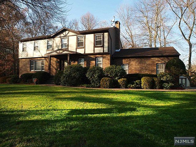 1st image of 243 River Dr