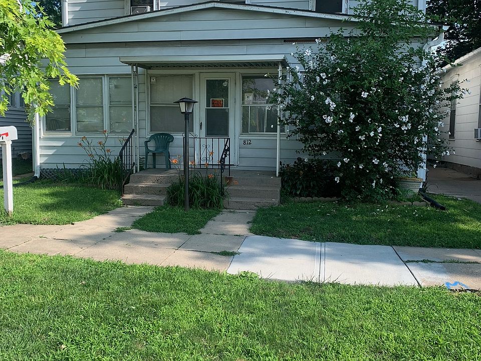 2nd image of 906 4th Ave