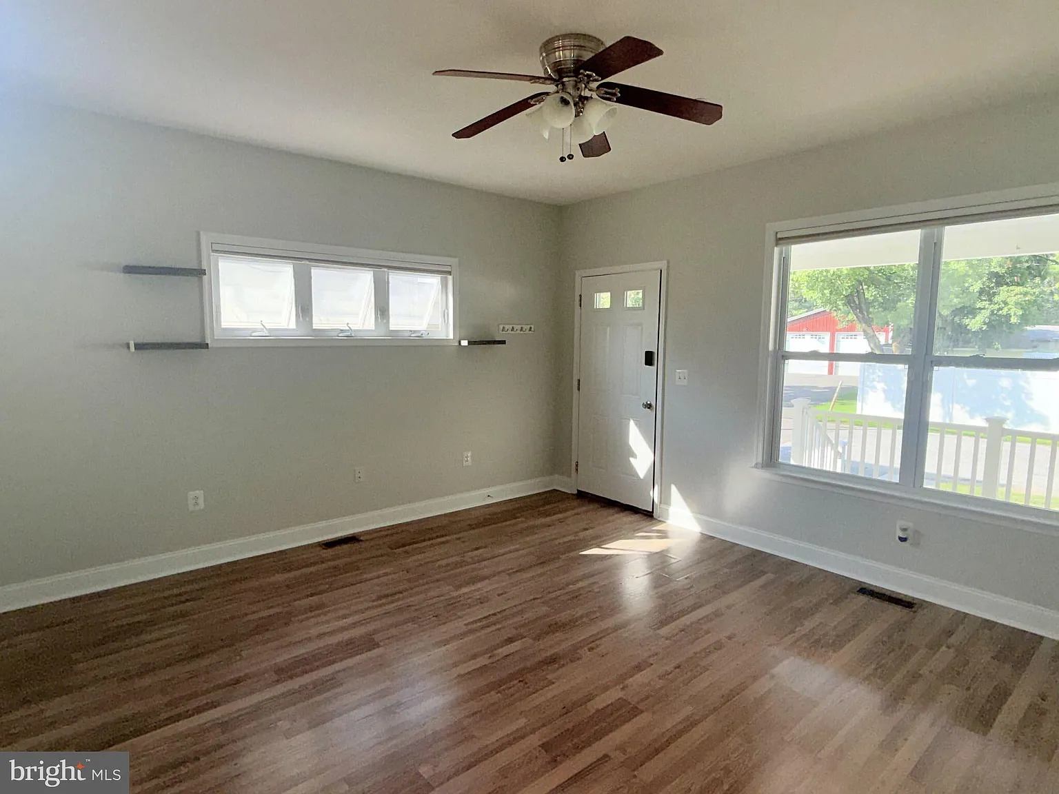 3 bed, 2.5 bath, 2016 sqft, $2,900 — Photo 3