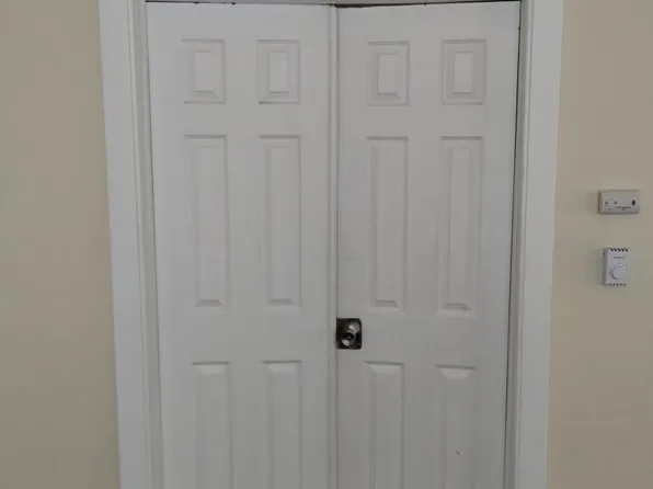 628 W 3rd St #A, Waterloo, IA 50701