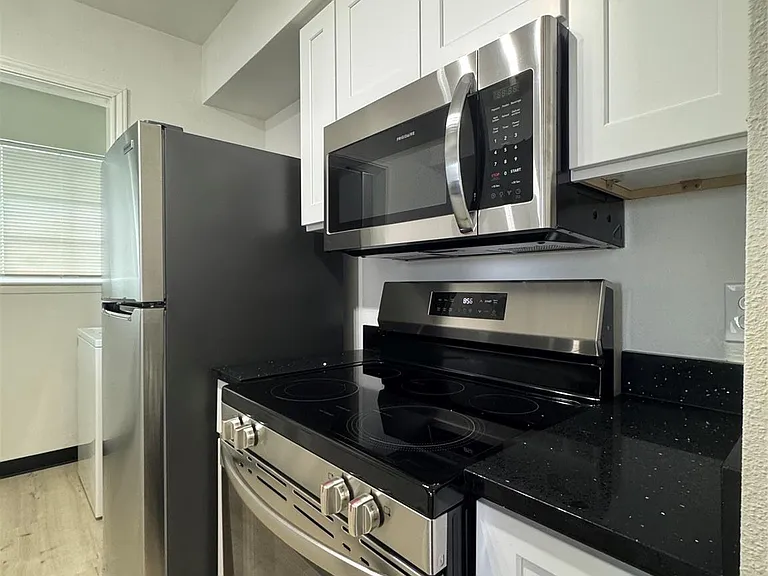 1319 Brenda Ln #B — Photo 8