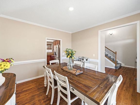 4th image of 2 Paris Rd