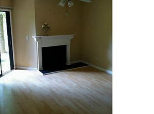 4525D Sharon Chase Dr, Charlotte, NC 28215