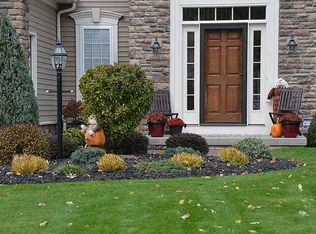 34 Lancer Pl, Webster, NY 14580