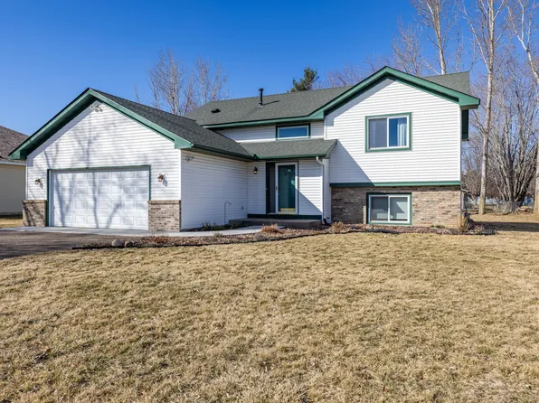 665 W 11th St, Rush City, MN 55069