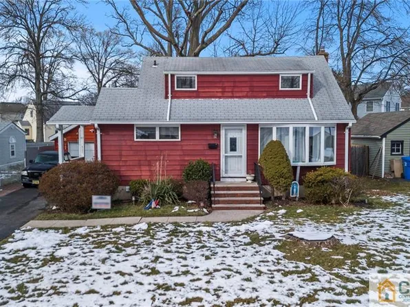 51 Tappen St, Avenel, NJ 07001