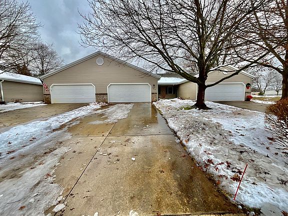 2nd image of 704 Bayberry Ln