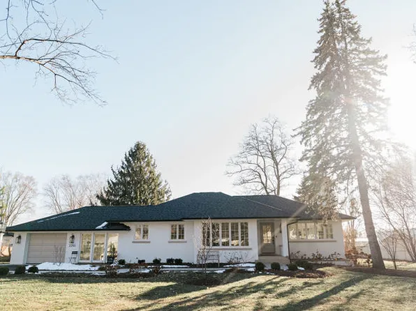 2250 South St, Geneva, IL 60134