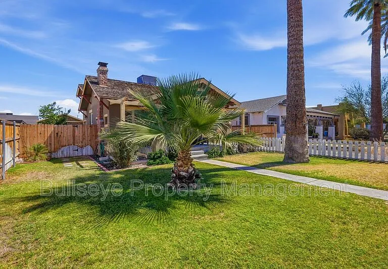 1238 E McKinley St — Photo 3