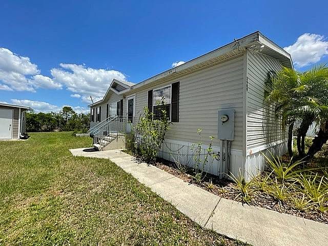 1st image of 3909 Woodbine Dr #434