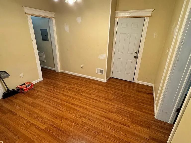373 S 18th St #1 — Photo 6