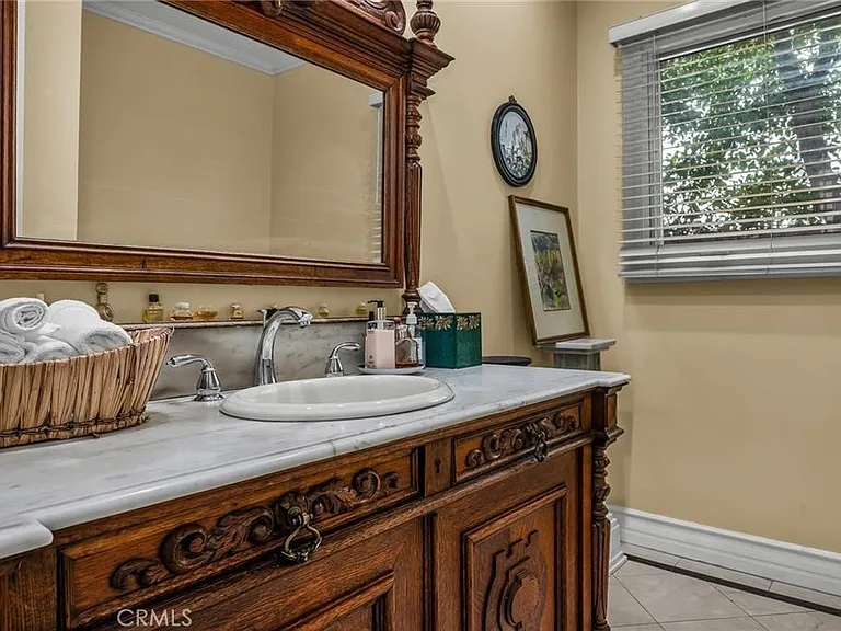 18423 Linnet St — Photo 21