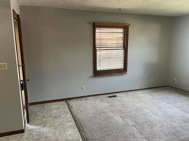 3027 W Capital Ave #33 — Photo 6