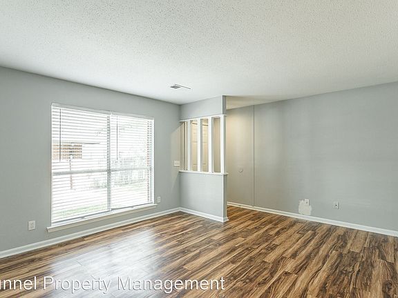 5th image of 2410 Lyndon Ave APT 13