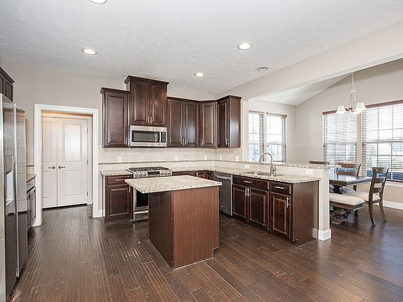 2nd image of 2457 Woodhawk Ln
