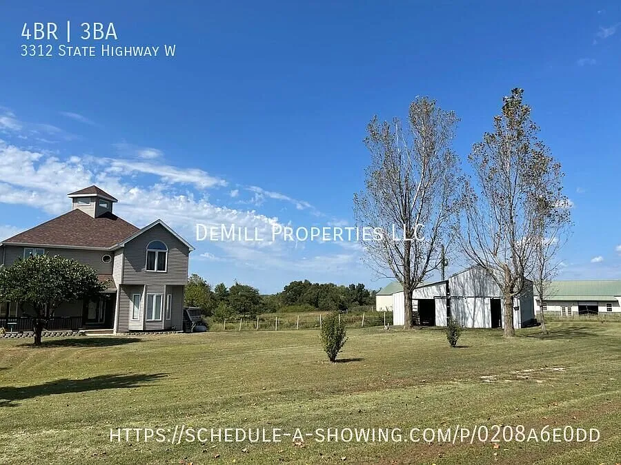 Horse Property! 4 Bedroom/3 Bathroom with Indoor Horse Arena, and Beautiful Outdoor Oasis Availab... — Photo 4