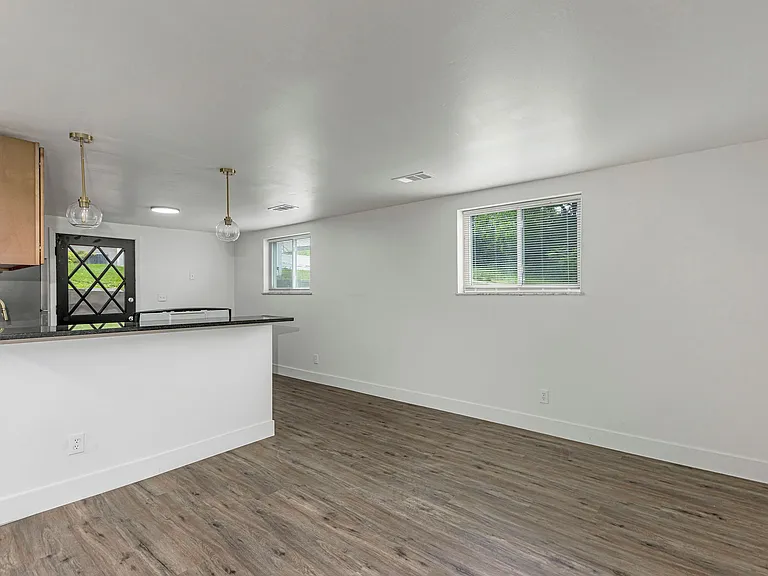 8 Bordeaux Dr #1 — Photo 11