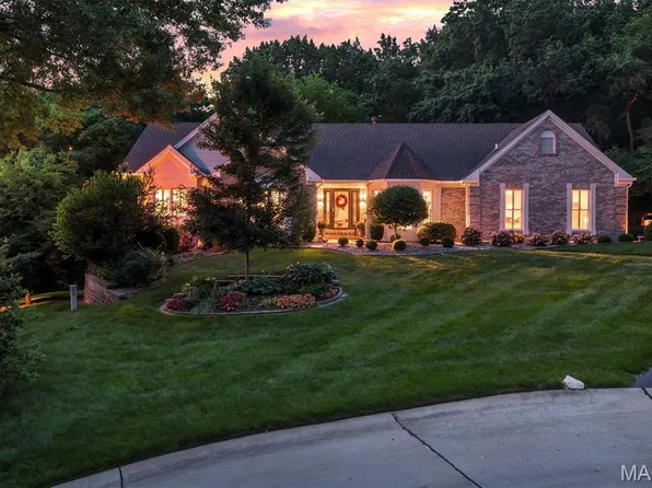 11 Forest Knoll Cir, Lake Saint Louis, MO 63367
