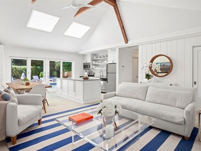 16 Hillover Rd E, Hampton Bays, NY, 11946