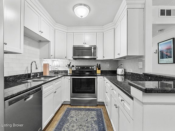 5th image of 4 Dupont Way APT 6