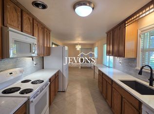 411 S 60th Ave, Yakima, WA 98908