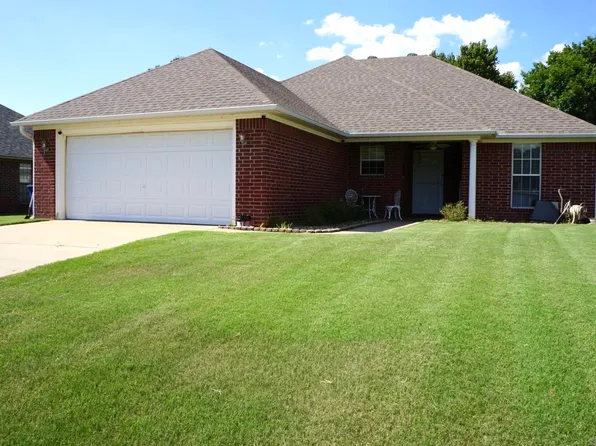 2130 Wilmington Dr, Conway, AR 72034