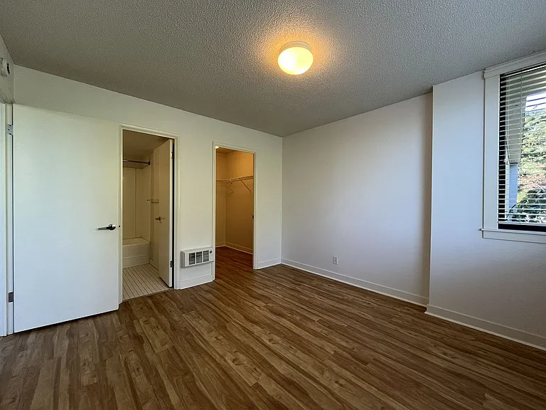 2020 SW Main St #602 — Photo 14