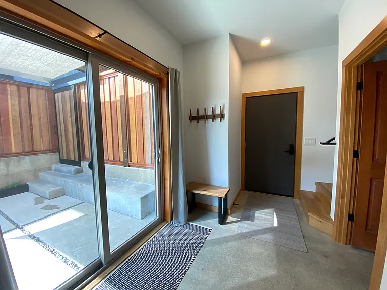 NE Wauna Ave — Photo 14