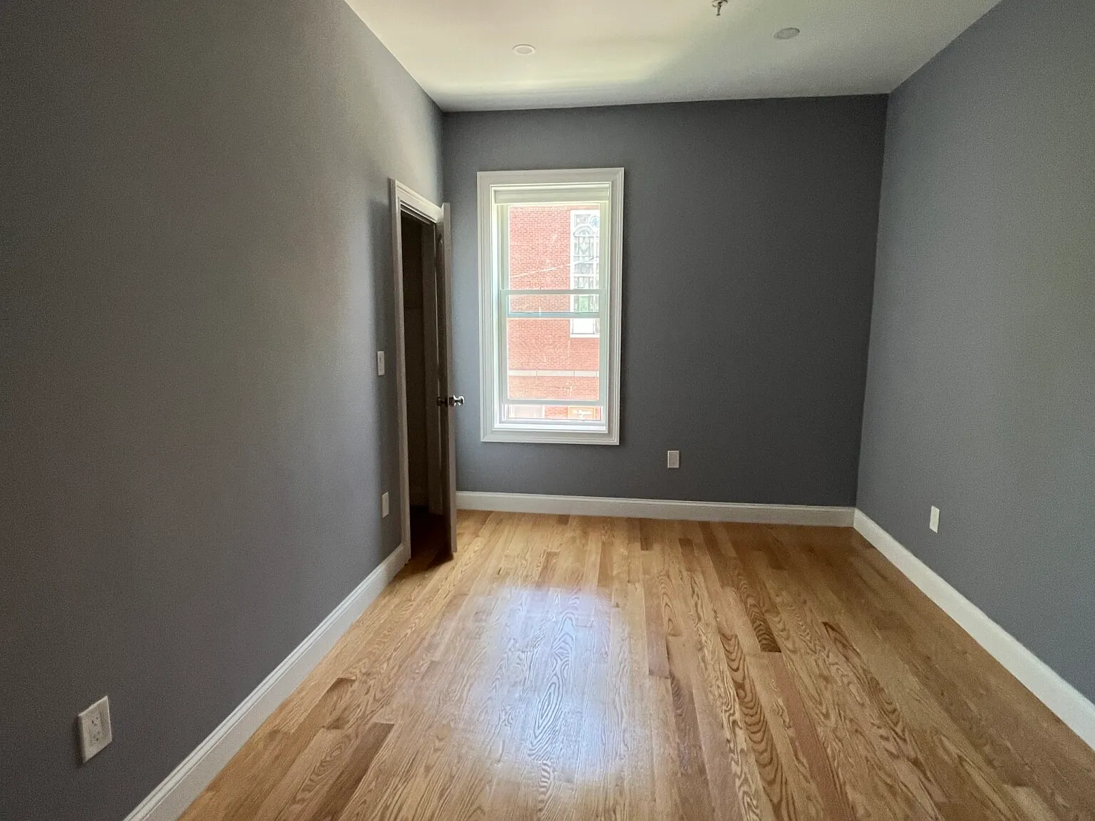 4 bed, 1200 sqft, $6,250 — Photo 4