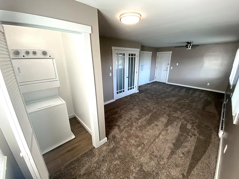150 Briar Ln #UPSTAIRS — Photo 3