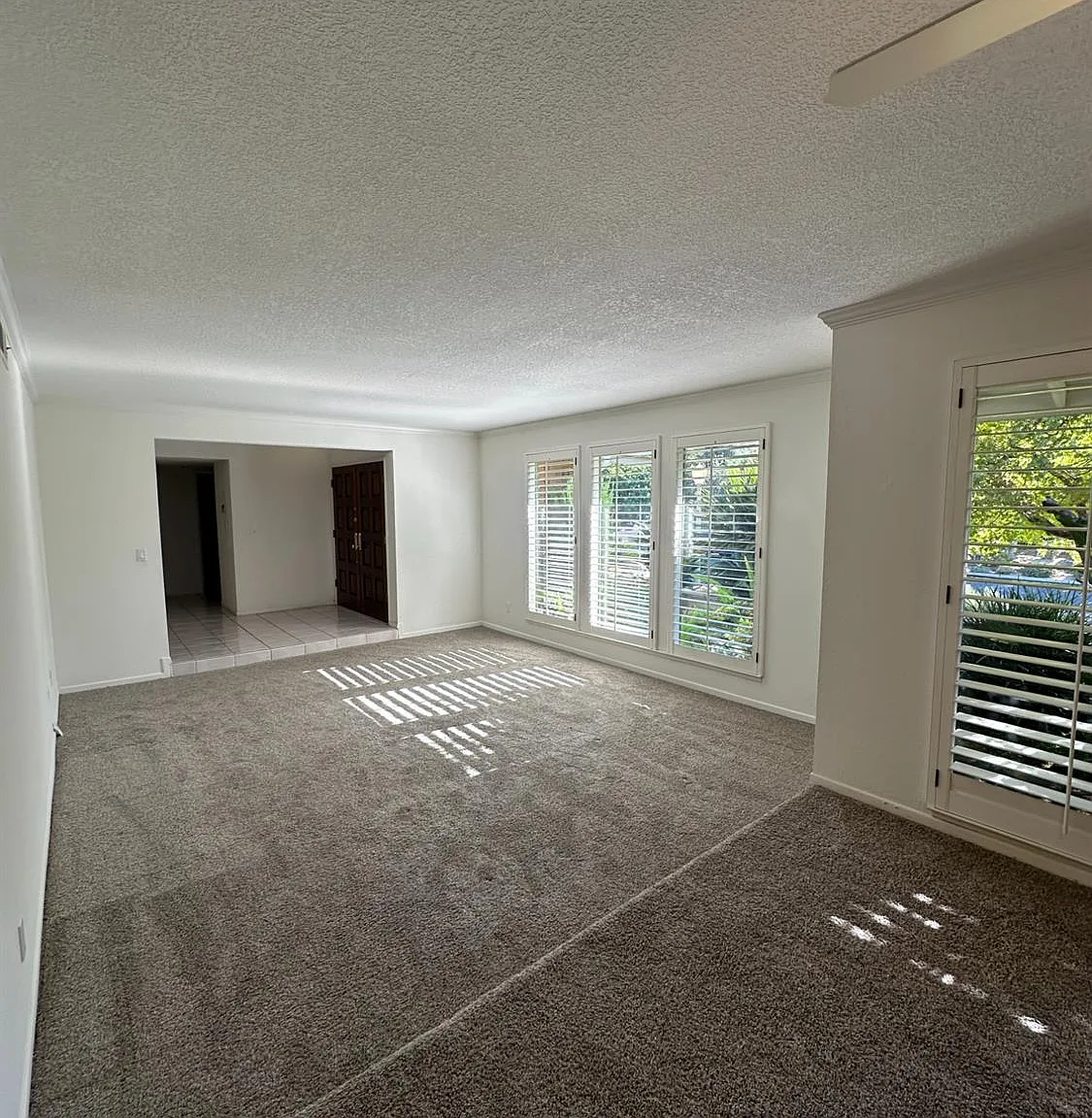 3 bed, 2254 sqft, $2,850 — Photo 2